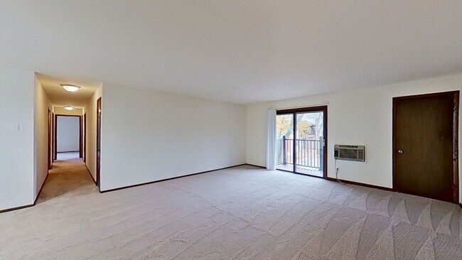 Building Photo - Upper 2 Bedroom 1.5 Bathroom Apartment Available