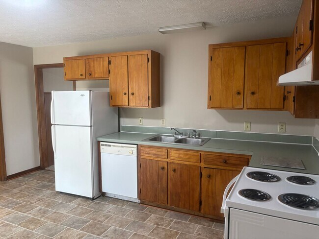 Building Photo - 102 Settlement Dr