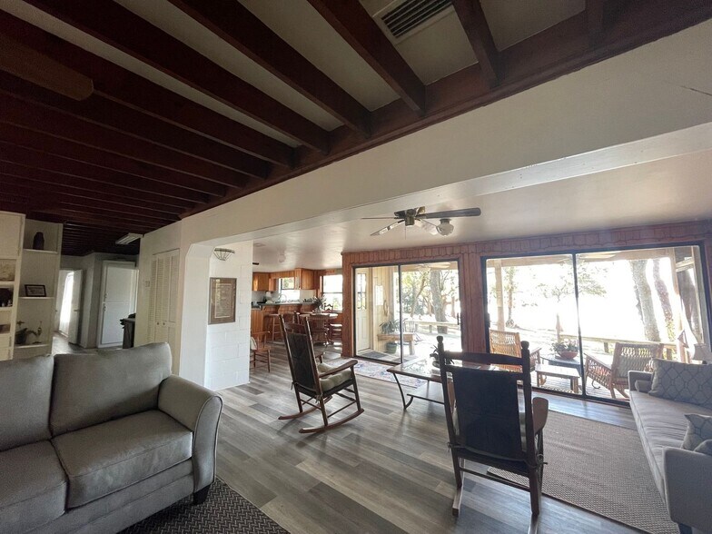 Building Photo - 107 Cygnet Ln