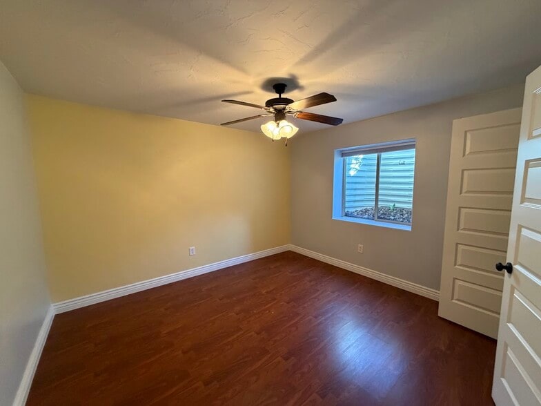 Building Photo - 818 S 4425 W