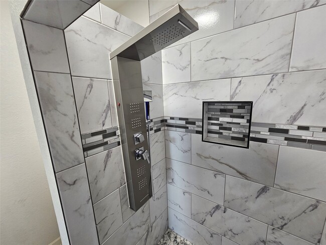 Building Photo - 1368 Rd 5735