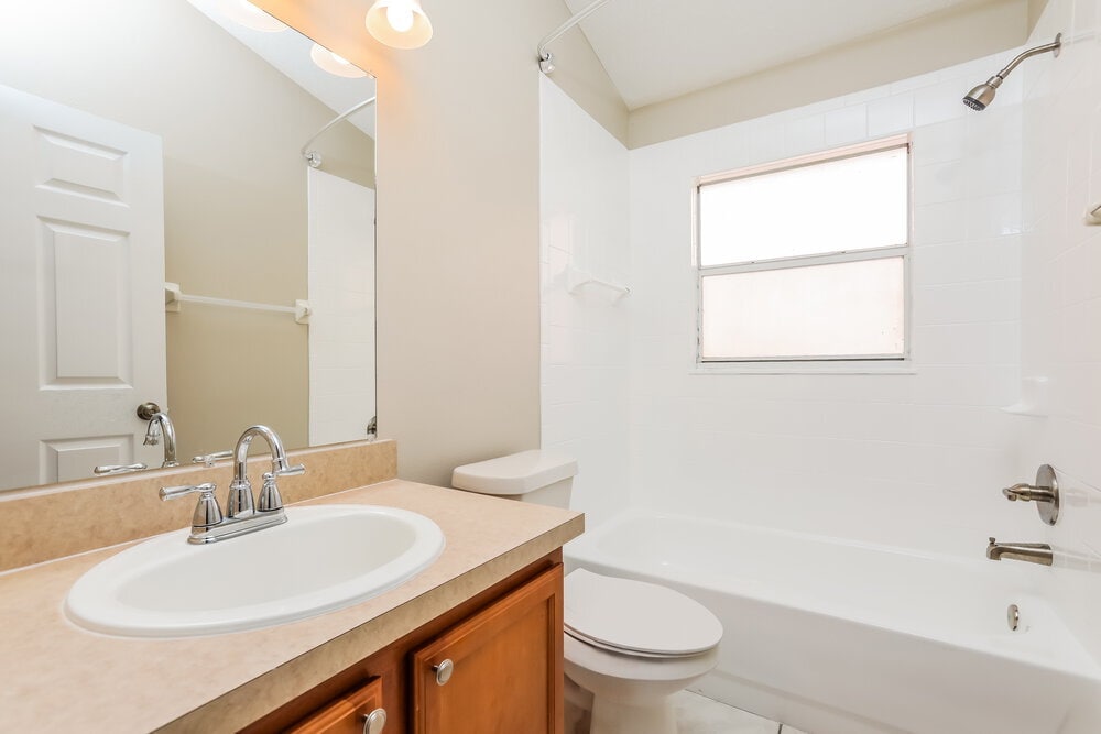 Building Photo - 108 Thornbury Ln