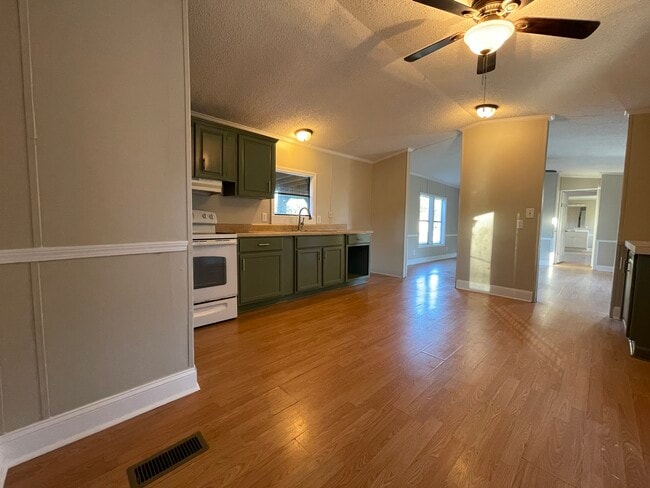 Building Photo - 2100 Bryan Ct