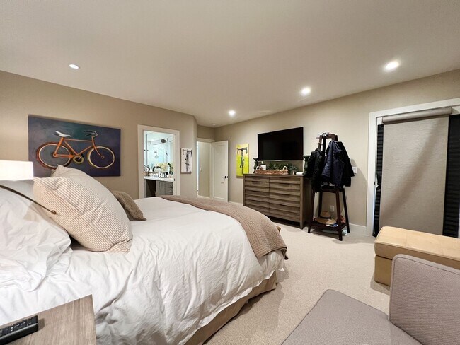 Building Photo - Luxury Living in one of Napa Valley's Most Prestigious Gated Commmunities