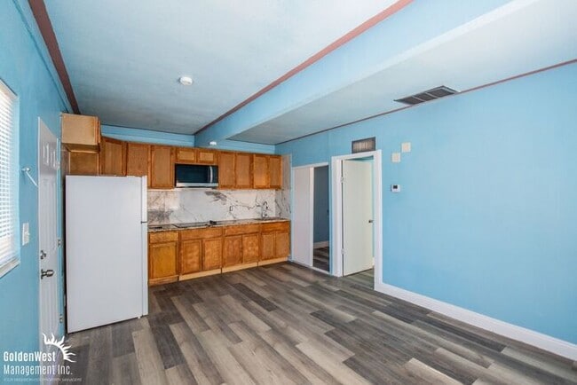 Building Photo - Charming 1Bdm 1Ba Unit in Central Las Vegas - MI Special