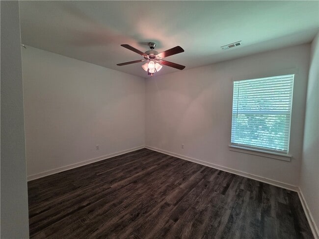 Building Photo - 320 Westbrook Ct