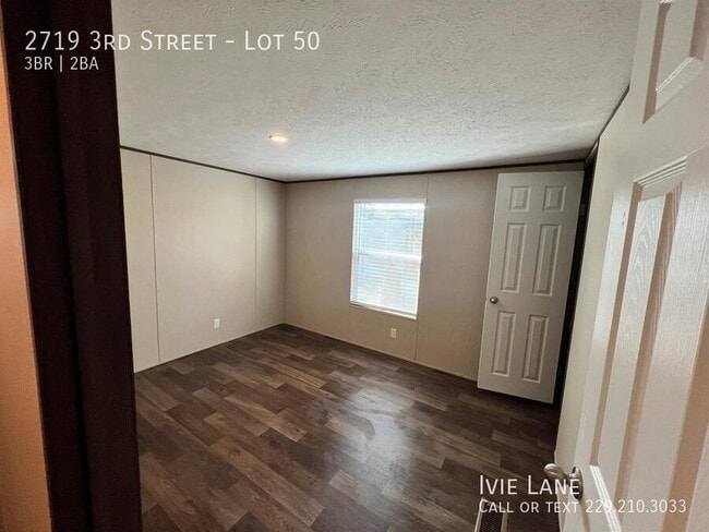 Building Photo - 2719 3rd St