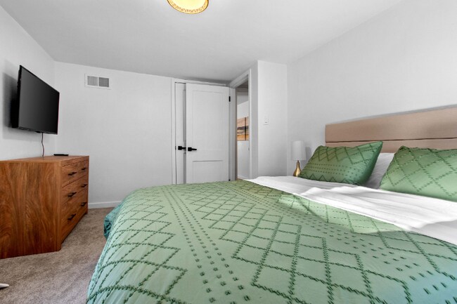 Building Photo - 914 Quincy St