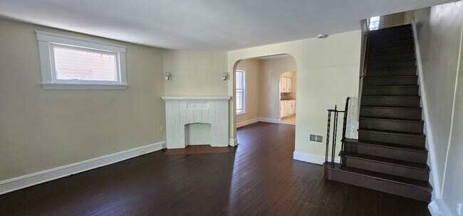 Building Photo - 1280-1280 Marlowe Ave