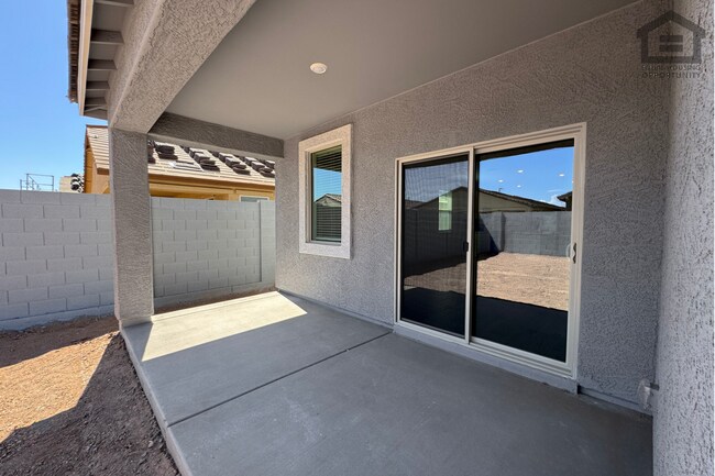 Building Photo - 18236 Avenida del Sol W