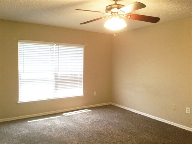 Building Photo - 1099 Welch Hill Cir