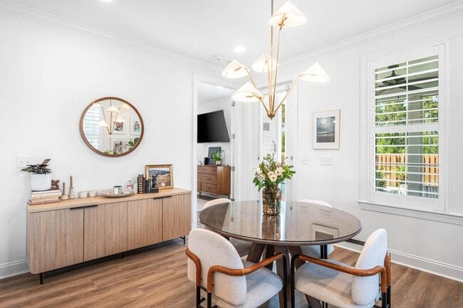 Building Photo - 229 Windrow Way