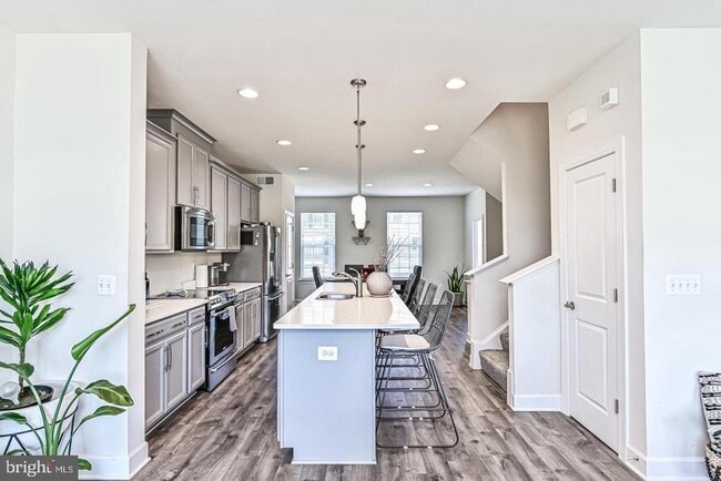 Building Photo - 13821 Litespeed Way