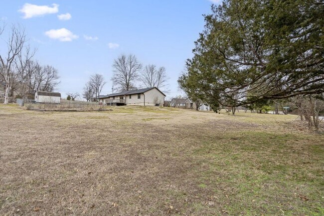 Building Photo - NEWLY REMODELED HOME | 3 Bedroom | 2 Bath ...