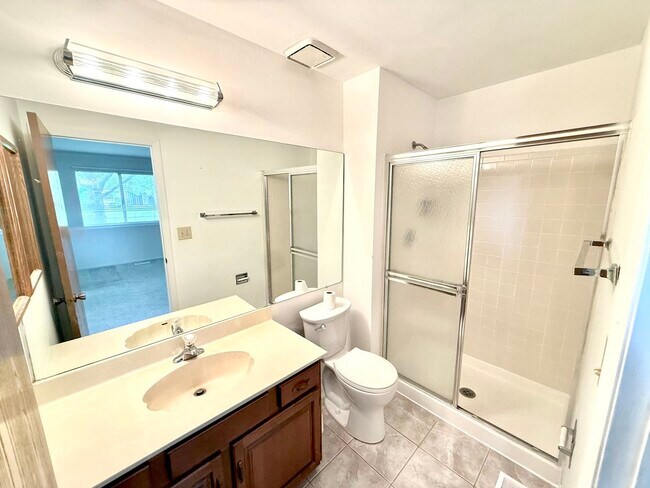 Building Photo - 601 Hanover Ct