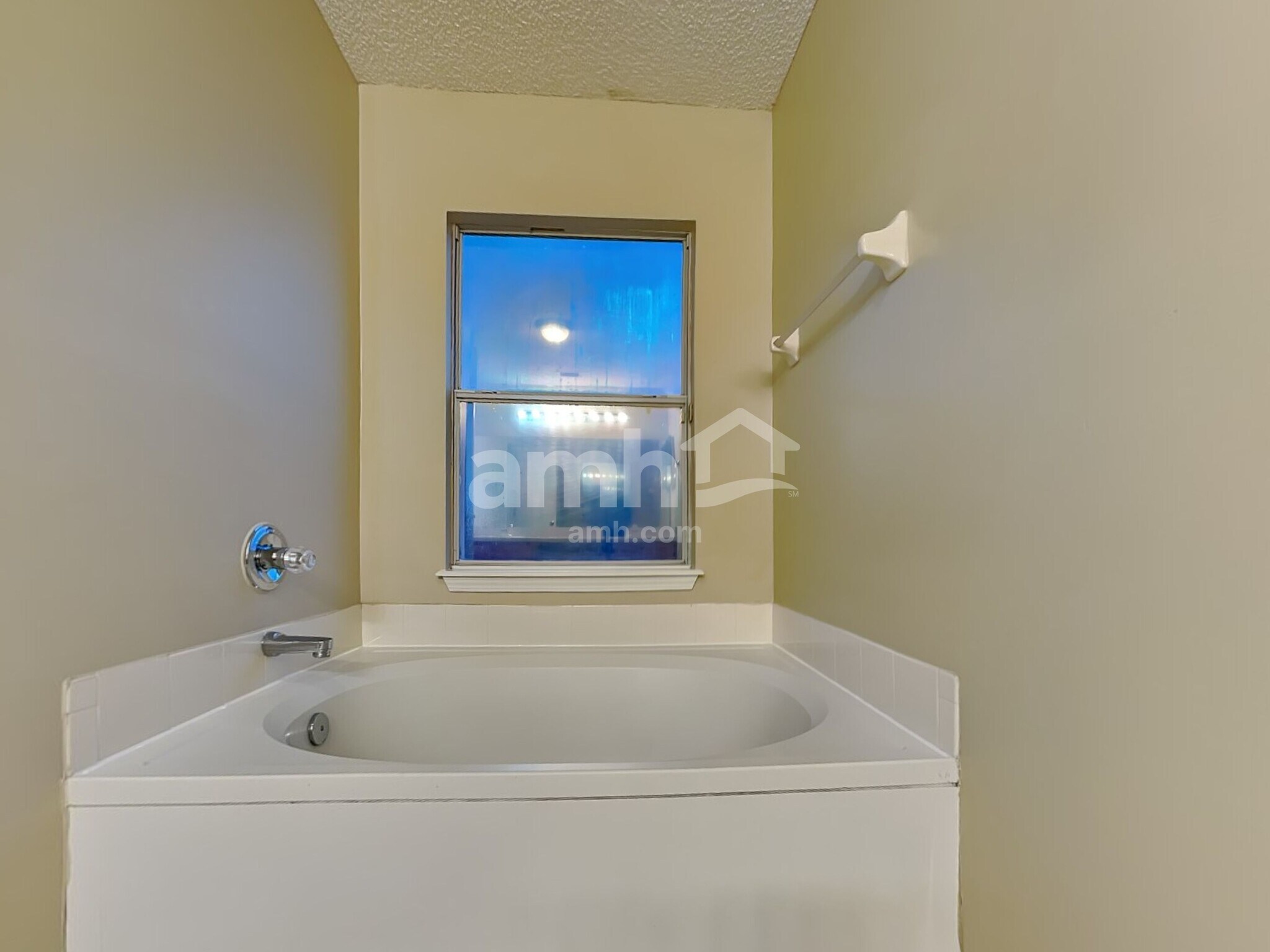 Building Photo - 3079 Wavering Ln