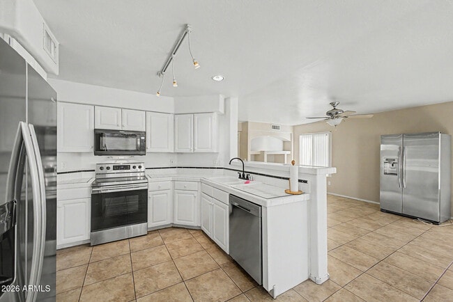 Building Photo - 13166 W Cypress St