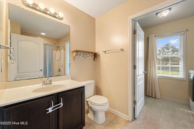 Building Photo - 401 Bret Ct