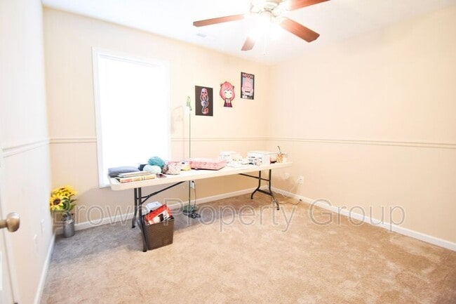 Building Photo - 214 Cross Creek Dr