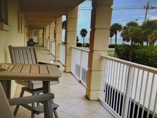 Building Photo - 3802 Gulf of Mexico Dr