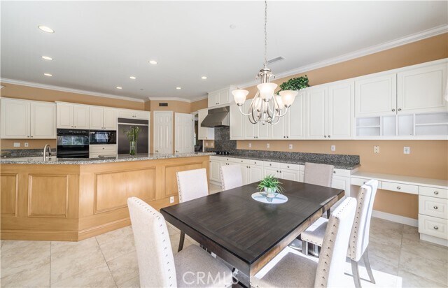 Building Photo - 21 Bent Oak