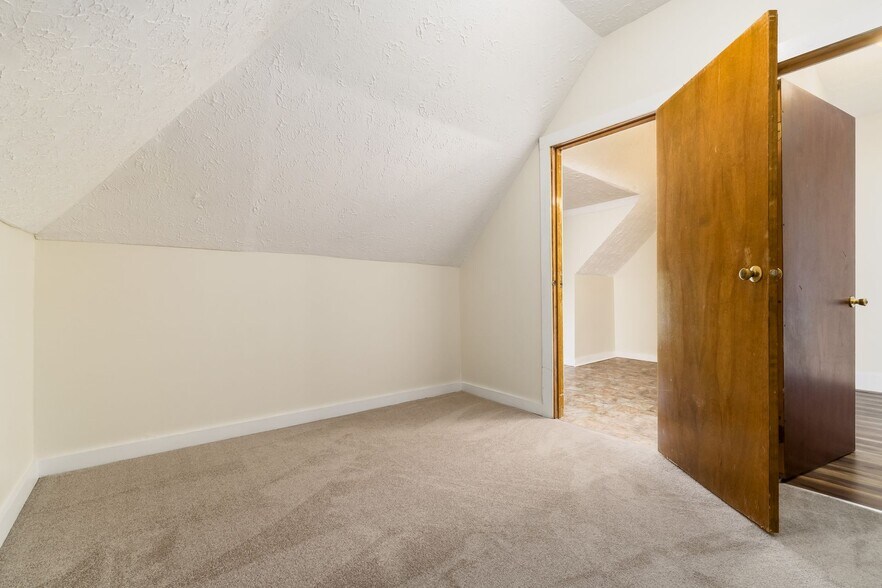 Building Photo - 277 S Champion Ave