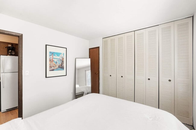 Building Photo - 2601 University Ave