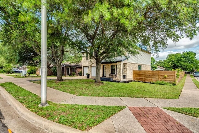 Building Photo - 1007 Silverstone Ln