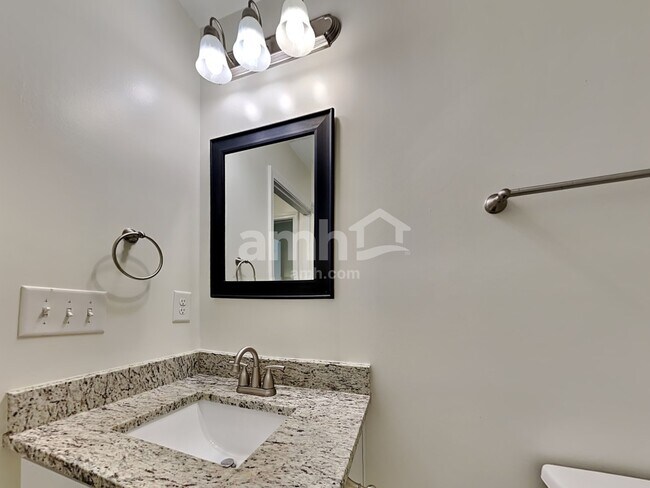 Building Photo - 306 Stable View Loop