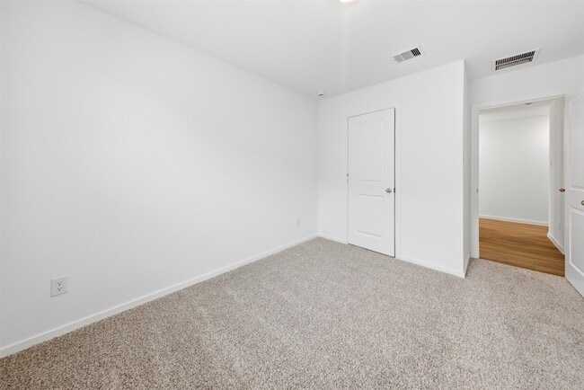 Building Photo - 40810 Hawthorne Glades St