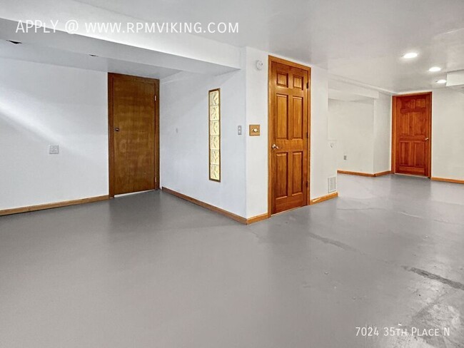 Building Photo - 3br 2ba 2cg ~ Security Deposit Free Altern...