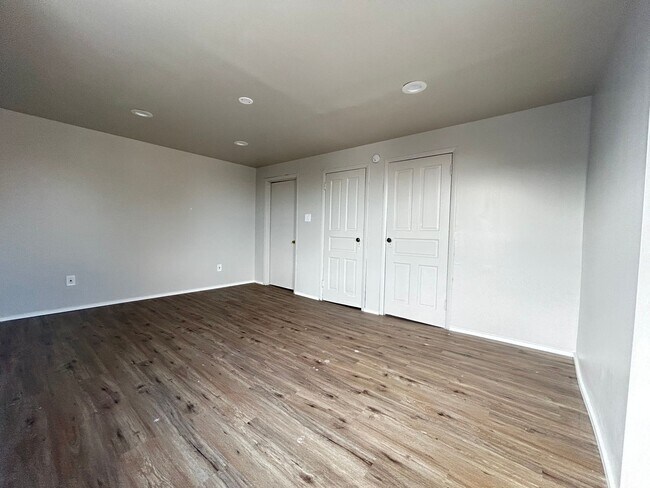 Building Photo - 312 N 14th St