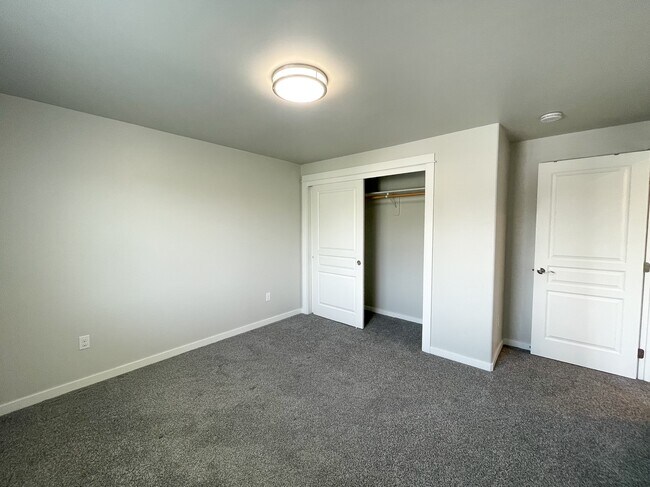 Building Photo - 11473 Baserri Dr