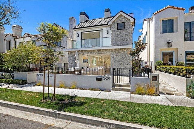 Building Photo - 509 Carnation Ave