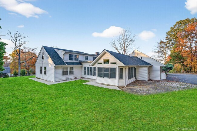 Building Photo - 108 Circle Dr