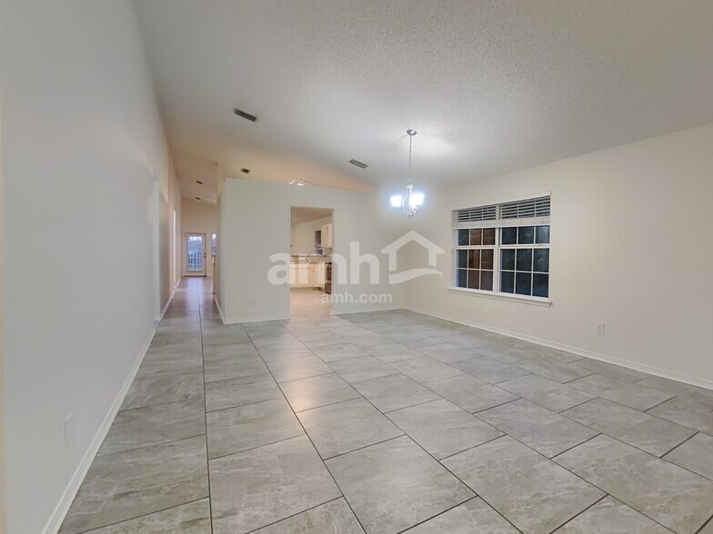 Building Photo - 2326 Creekfront Dr