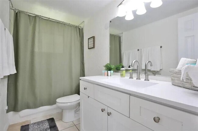 Building Photo - 5622 S Lockwood Ridge Rd