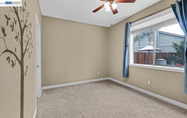 Building Photo - 828 Hollowbrook Dr