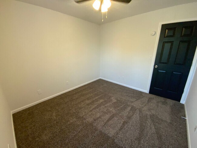 Building Photo - 3569-3571 Prescott Dr