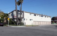 Building Photo - 985 N Park Cor