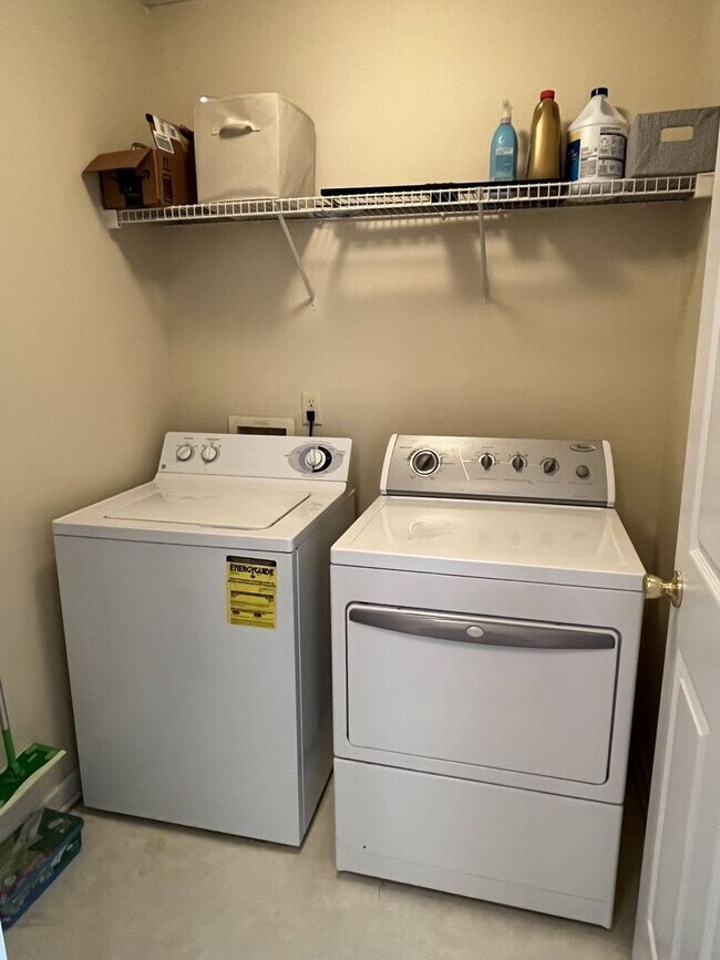 Building Photo - Updated 3 Bedroom, 2 Bath Ranch in NW Char...