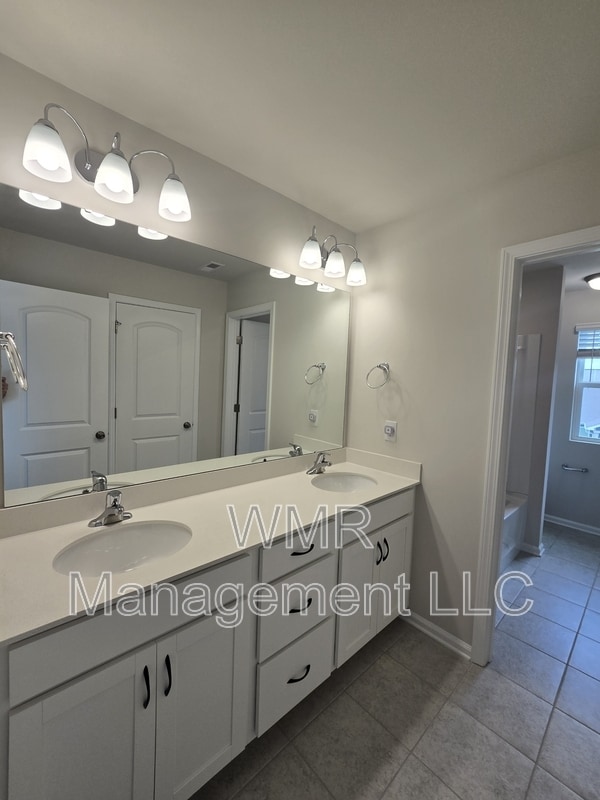 Building Photo - 1119 Bellshill Dr