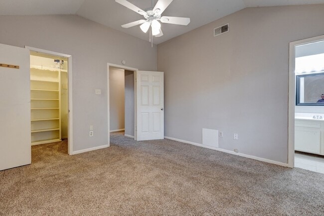 Building Photo - 5102 Parsley Ave