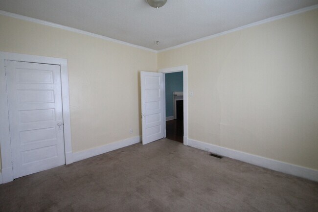 Building Photo - 338 Ebenezer Ave