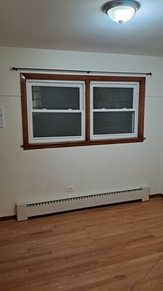 Building Photo - 6235 W Diversey Ave