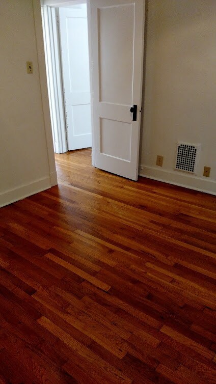 Building Photo - Fantastic and Bright Second Floor Duplex!