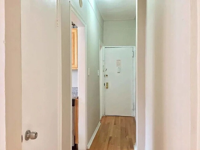 Building Photo - "Charming 1-Bedroom Retreat in Vibrant New York Locale – Your Perfect Urban Sanctuary!"