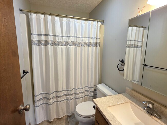 Building Photo - 2510 Raleigh Rd