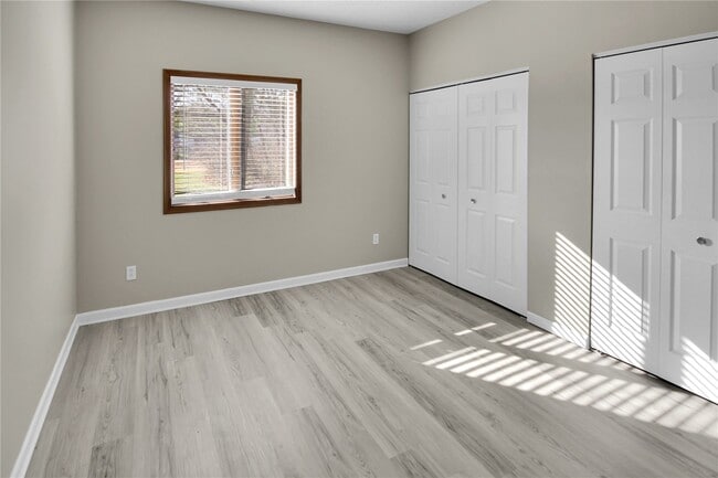 Building Photo - 13831 Amiot Dr
