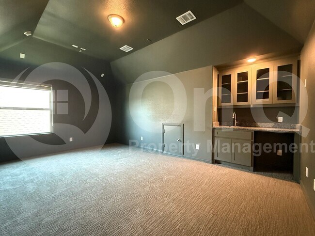 Building Photo - 14697 Valley Trl
